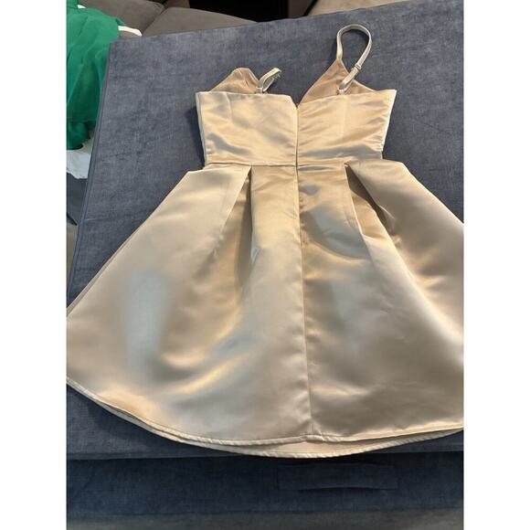 Pretty Little Thing Champagne Party Dress Size 6 - Picture 3 of 4